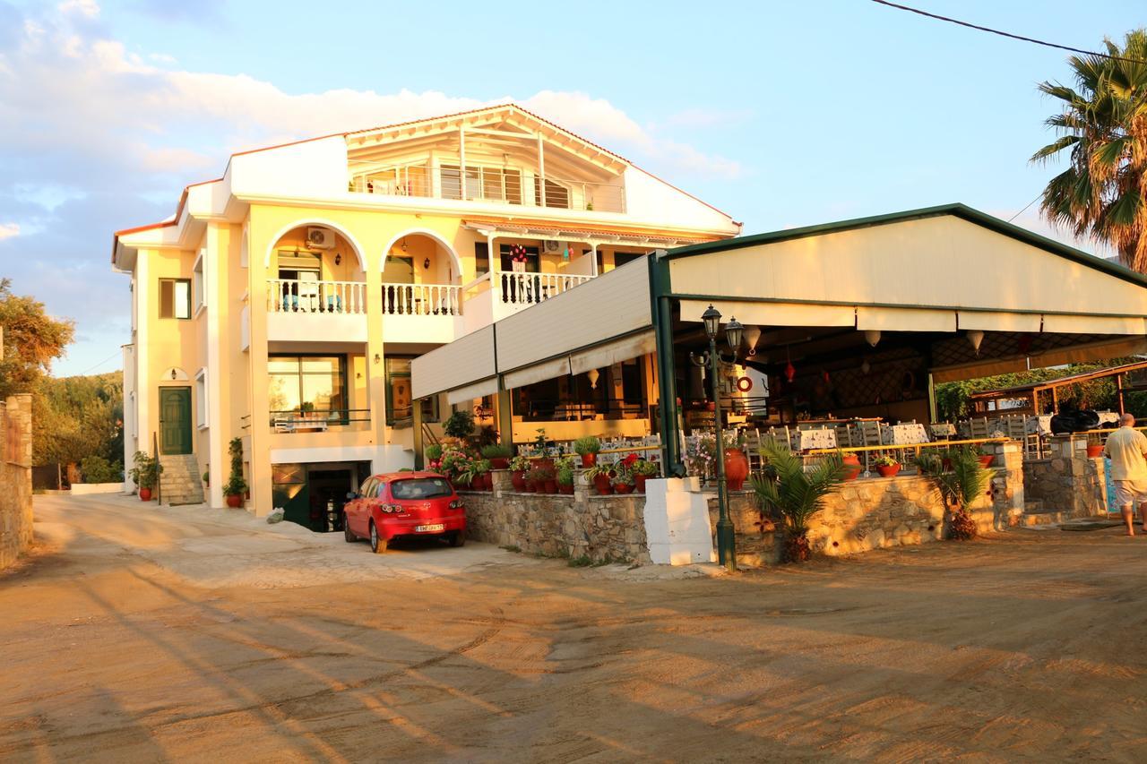Delfinario Hotel Pteleós Exterior foto
